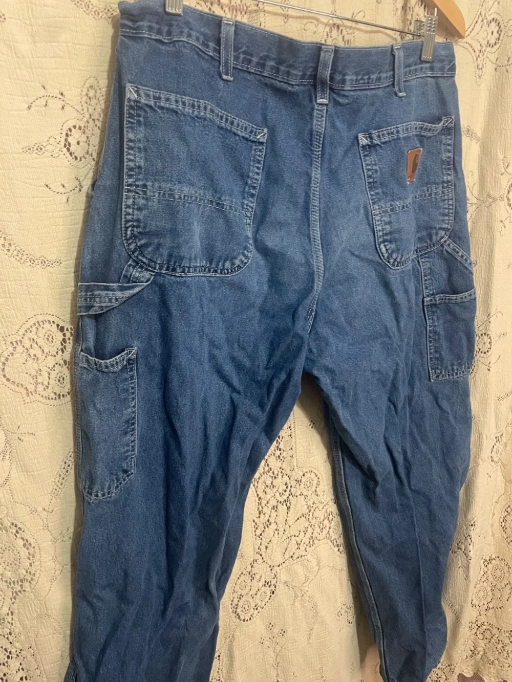 Carharrt: medium wash Carpenter jeans 36-30